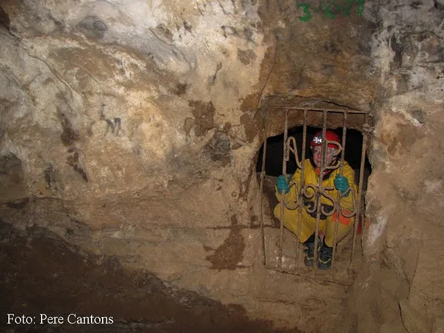 Photograph of ANES, COVA D' (6 of 8)