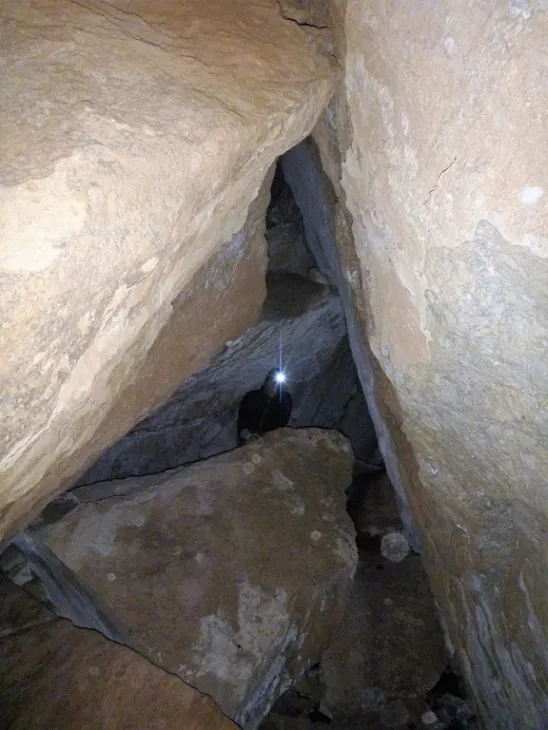 Fotografia de CINGLE DEL BODRO, COVA DEL (3 de 4)