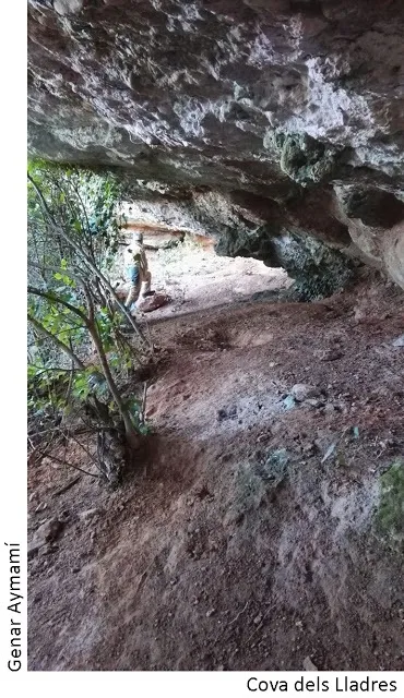 Fotografia de LLADRES, COVA DELS (3 de 3)