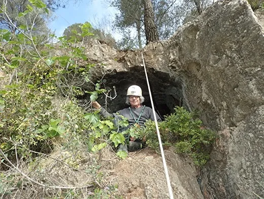 Fotografia de CINGLE DE CAL DURO, COVA DEL (3 de 7)