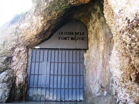 Photograph of ESPLUGA, COVA DE L' (4 of 18)