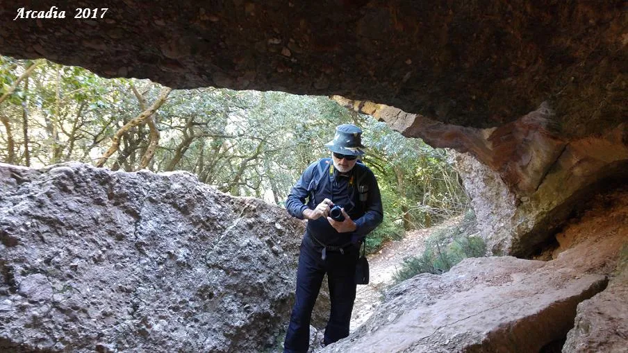 Fotografia de FONT DE L'ESLLAVISSADA, COVA DE LA (3 de 3)