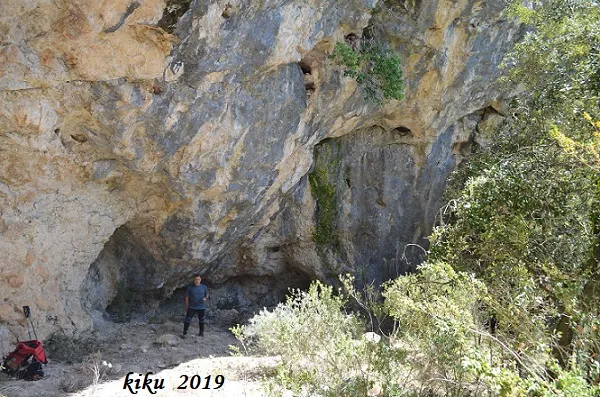 Photograph of COLOMS DE DALT, COVA DELS (1 of 3)