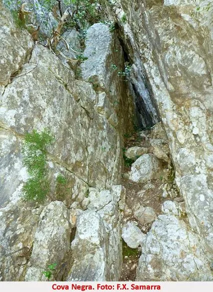Fotografía de NEGRA, COVA (1 de 2)