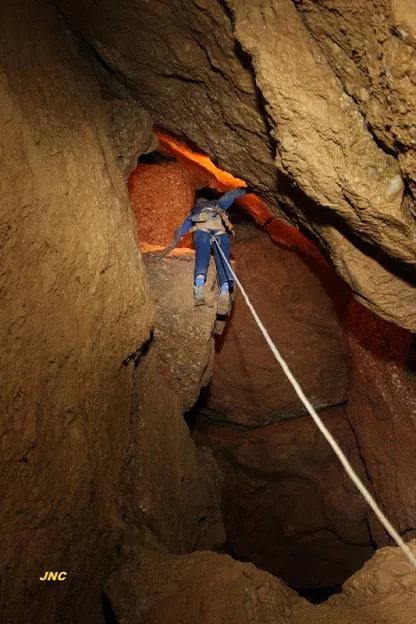 Fotografia de CAMPANES, COVA DE LES (4 de 5)