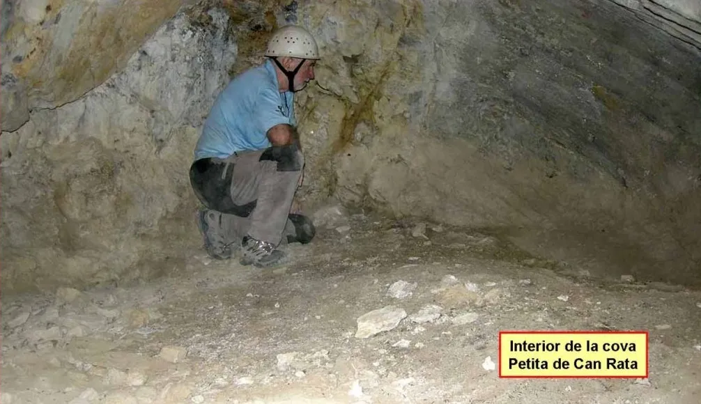 Fotografia de CAN RATA, COVA PETITA DE (2 de 3)