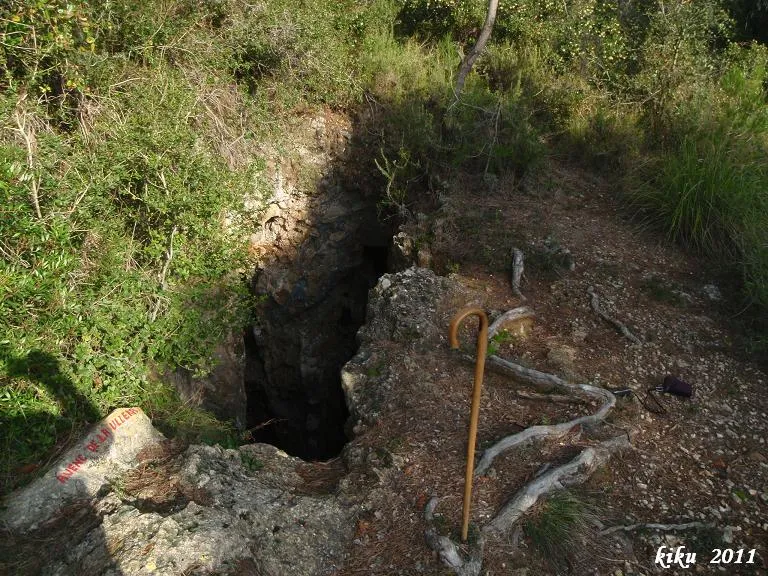 Fotografía de ULLERA, AVENC DE LA (1 de 6)