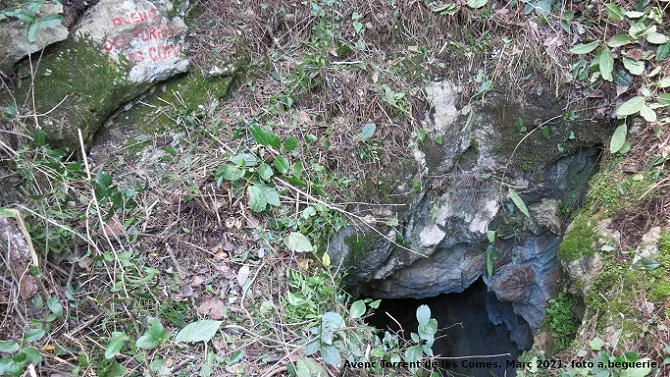 Fotografia de TORRENT DE LES COMES,  AVENC DEL (1 de 3)