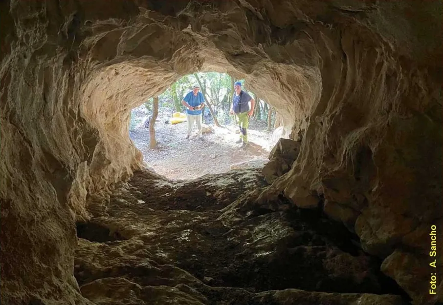Fotografia de VILAR, COVA DEL (2 de 5)