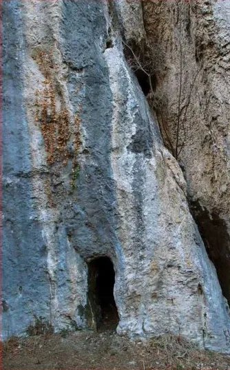 Photograph of CINT, TUTA DEL (1 of 2)