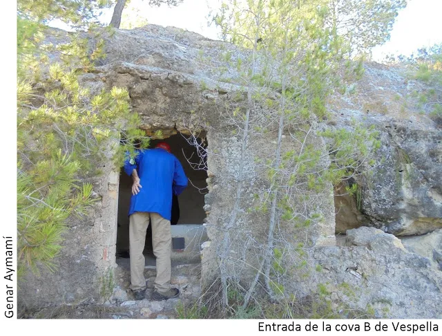 Photograph of VESPELLA, COVA B DE (1 of 2)