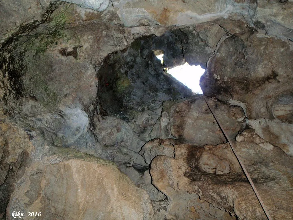 Fotografia de PLA DELS ALBERCOQUERS, AVENC DEL (7 de 7)