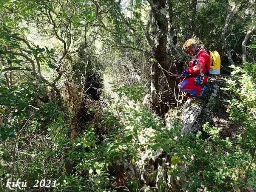 Fotografía de BARRANC DELS ESCLOTS, AVENC DEL (1 de 12)