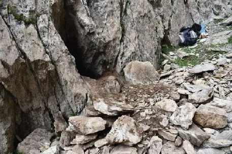 Fotografía de CAP DERA SERRA, COVA DETH (2 de 5)