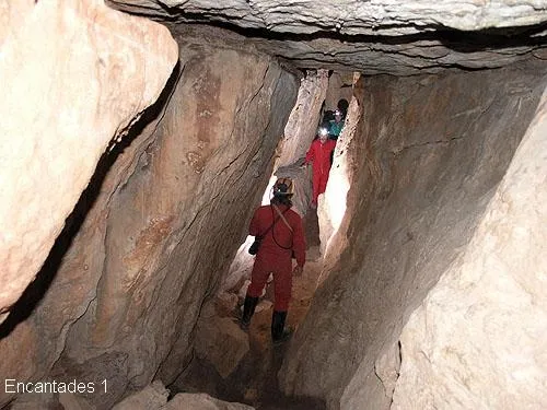Fotografia de SANTA CREU D'OLORDA, COVES DE (2 de 4)