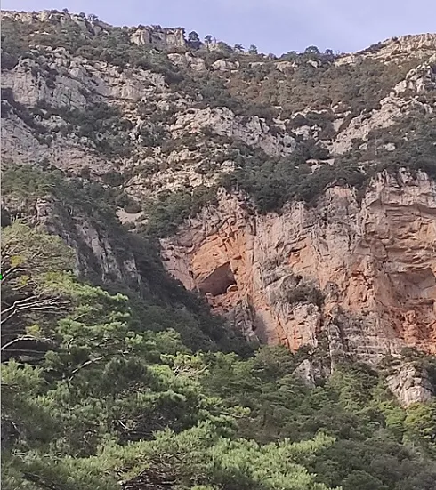 Photograph of FAIXA DE ROCA ROJA, FORAT DE LA (1 of 10)