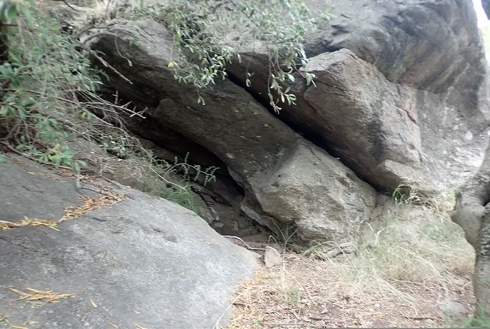 Fotografia de GUILLES, CAU DE LES (3 de 6)