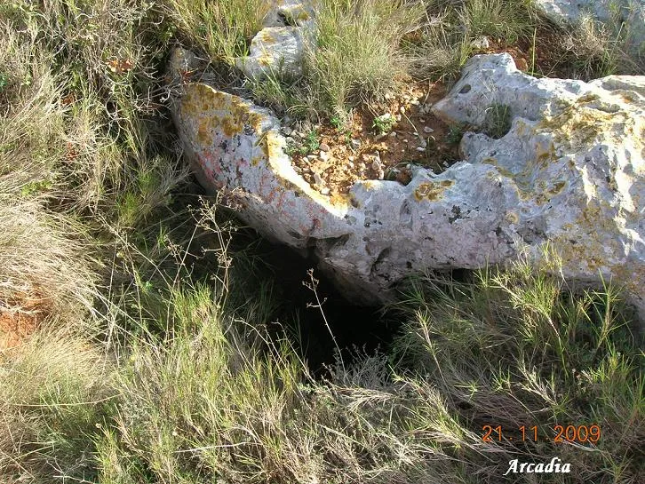 Photograph of TELL, AVENC DEL (2 of 5)