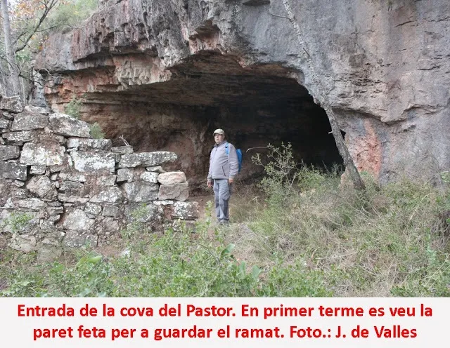 Photograph of PASTOR, COVA DEL (3 of 3)