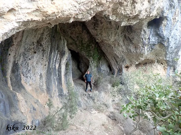 Photograph of COLOMS DE BAIX, COVA DELS (1 of 7)