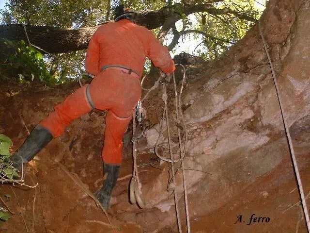Fotografía de MUNTADA, AVENC PETIT DE LA (1 de 5)