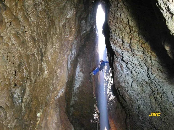 Fotografía de CASTELLSAPERA, AVENC DE (7 de 13)