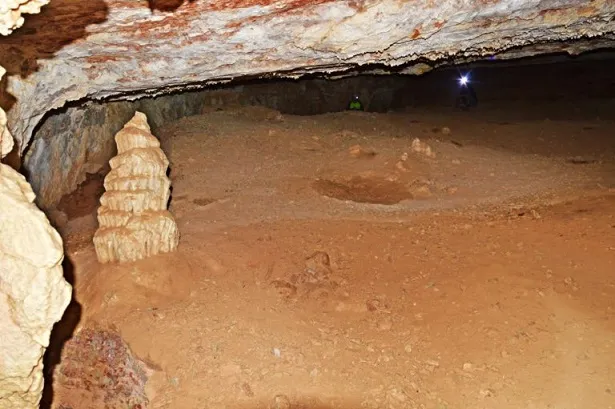 Fotografia de TRES ALLS, COVA DELS (6 de 7)