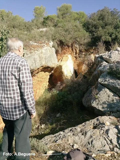 Fotografia de CAN SADURNÍ, AVENC PETIT DE (2 de 3)
