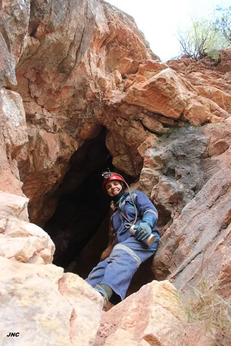 Fotografía de FONT DE LA RIERA, COVA DE LA (1 de 4)