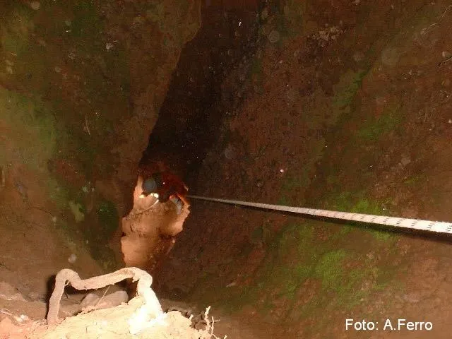 Fotografia de CAN GARRIGOSA, AVENC DE (1 de 3)