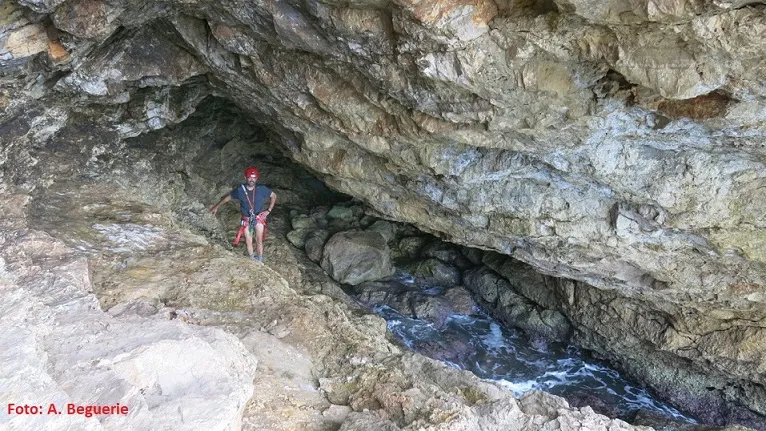 Fotografia de PORUGA, COVA (4 de 4)