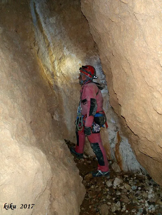Fotografía de ROCS DE L'ESTEVE, AVENC DELS (10 de 12)