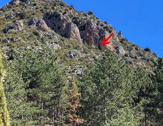 Fotografía de ALTA DE PRULLANS, COVA (1 de 3)