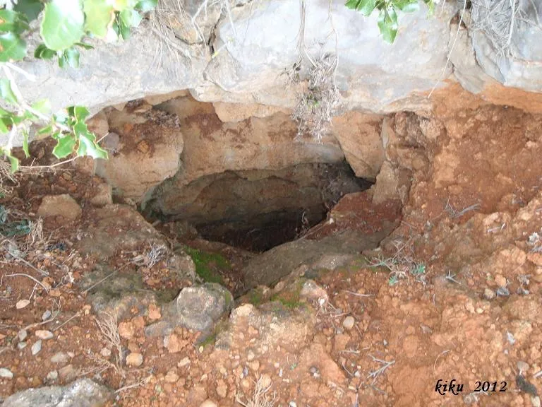 Fotografia de CORRALS DE CAMPGRÀS, AVENC DELS (2 de 2)