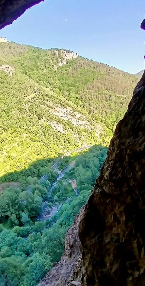Fotografia de ESTEGALELLA, COVA D' (2 de 4)