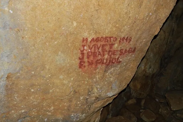 Fotografia de TOMBES, FORAT DE LES (4 de 4)