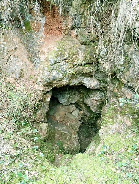 Fotografía de MARIA, AVENC (3 de 3)
