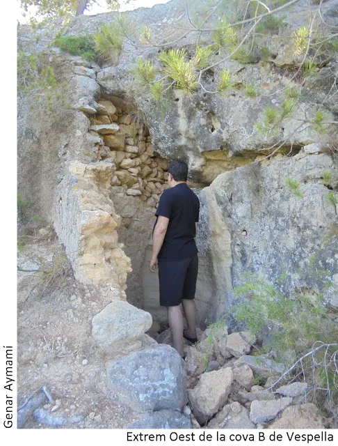 Photograph of VESPELLA, COVA B DE (2 of 2)