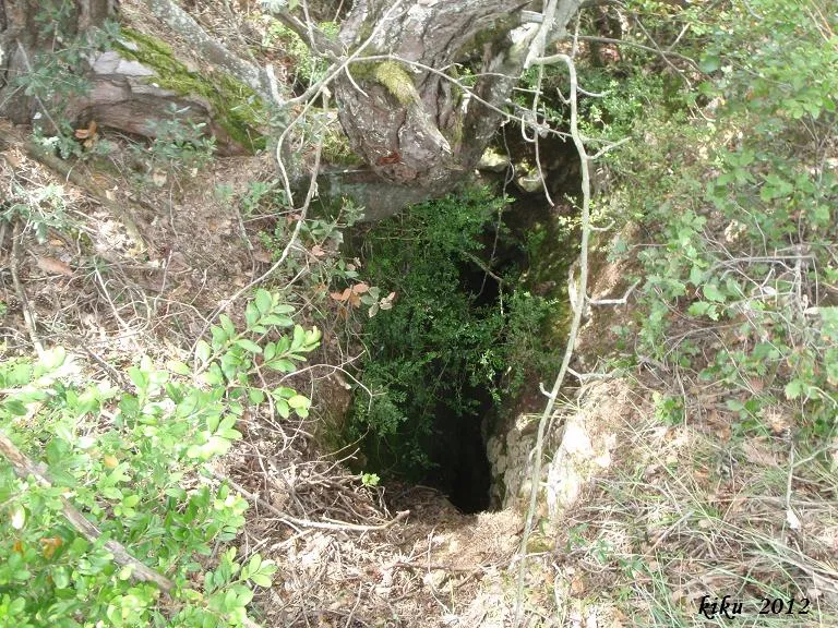 Fotografia de ROCA DEL MIGDIA Nº1, AVENC DE LA (2 de 3)