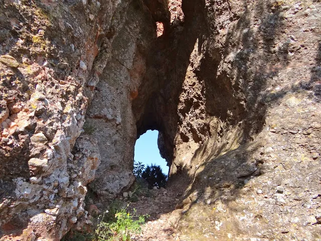 Photograph of PUJOL DE LA MATA, FORADADA DEL (1 of 4)