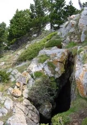Photograph of GRALLES, FORAT DE LES (1 of 2)