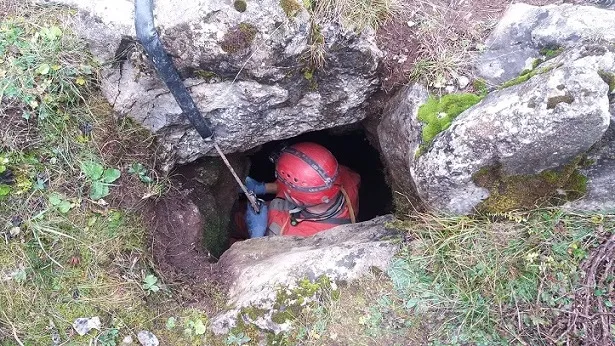 Fotografia de PLA FORNESA, AVENC DEL (2 de 2)