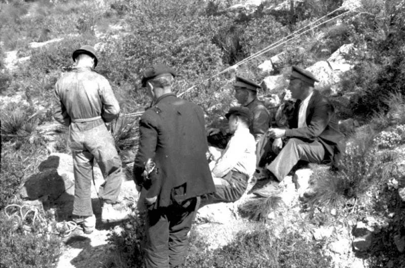 Photograph of ESMENADOR I DEL TOSSAL DEL JONC, AVENCS DE L' (1 of 7)