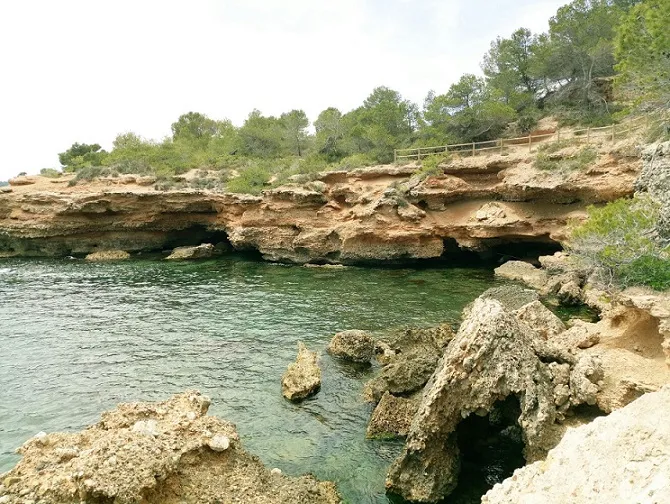 Photograph of XERTOLÍ, COVES DEL (1 of 7)