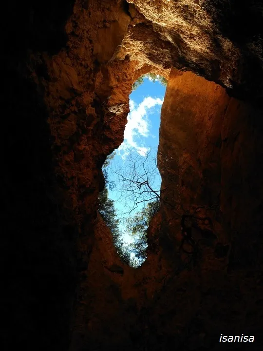 Fotografia de PAS DEL SASTRE, COVA-AVENC DEL (2 de 3)