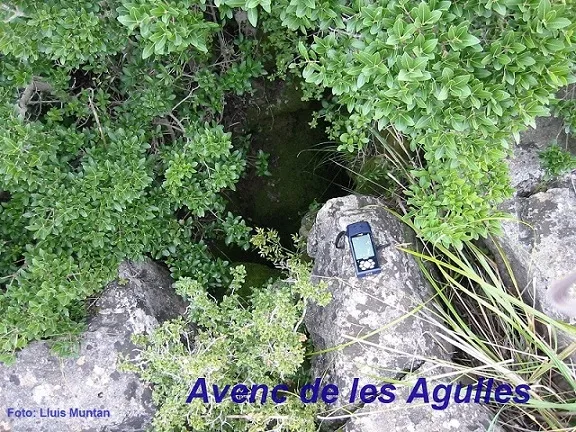 Fotografia de AGULLES, AVENC DE LES (1 de 3)