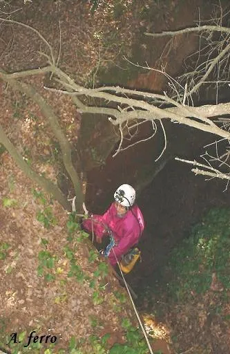 Fotografía de MUNTADA, AVENC PETIT DE LA (3 de 5)