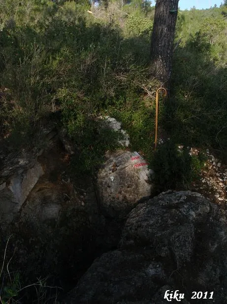 Fotografía de MONTESINOS, AVENC (1 de 7)