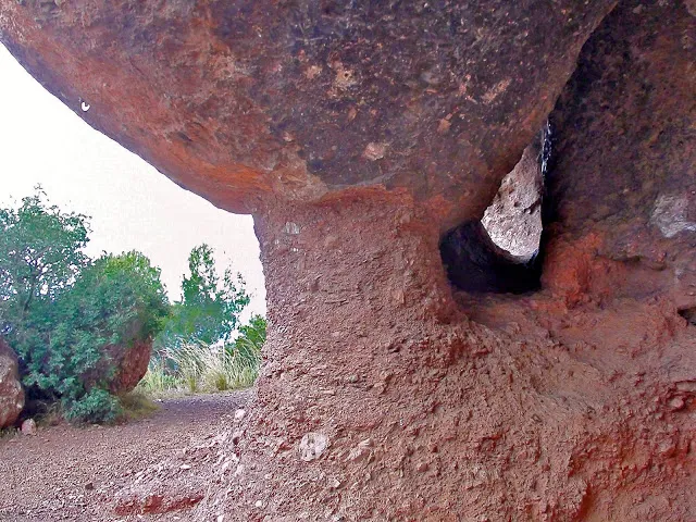 Photograph of PEDRITXES, FORADADES DE LES (2 of 2)