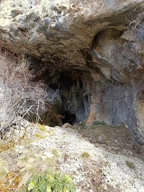 Photographie de CERNERES, COVA GRAN DE (2 sur 8)